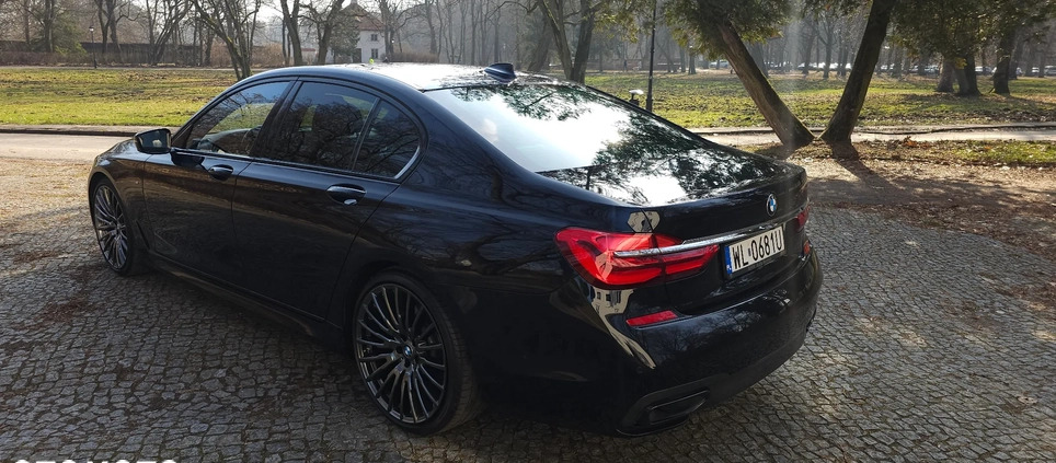 BMW Seria 7 cena 165000 przebieg: 260000, rok produkcji 2016 z Legionowo małe 497